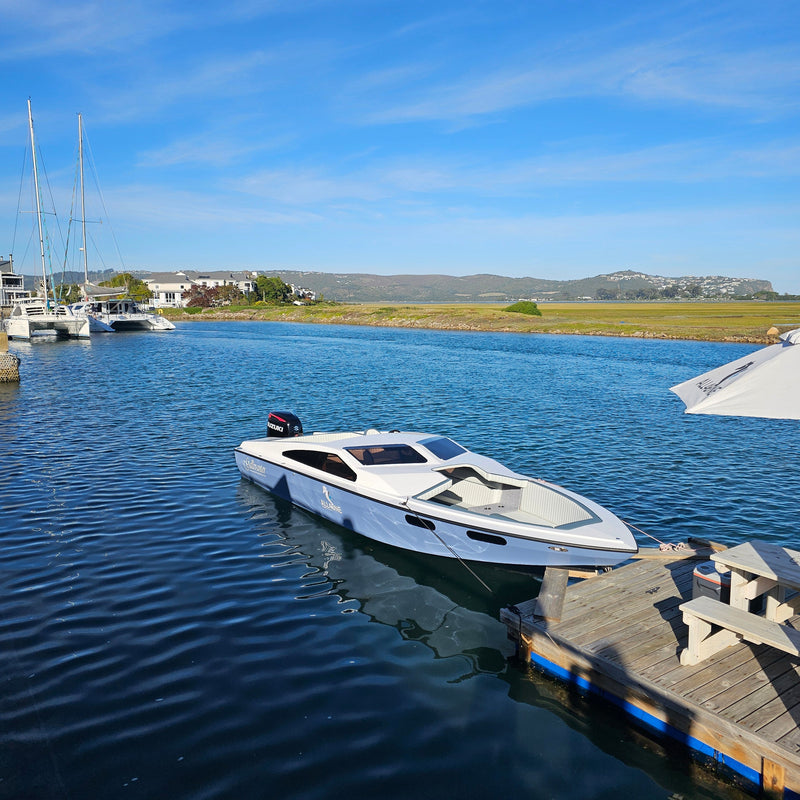 Gallivanter California Sleek boat on Knysna Lagoon